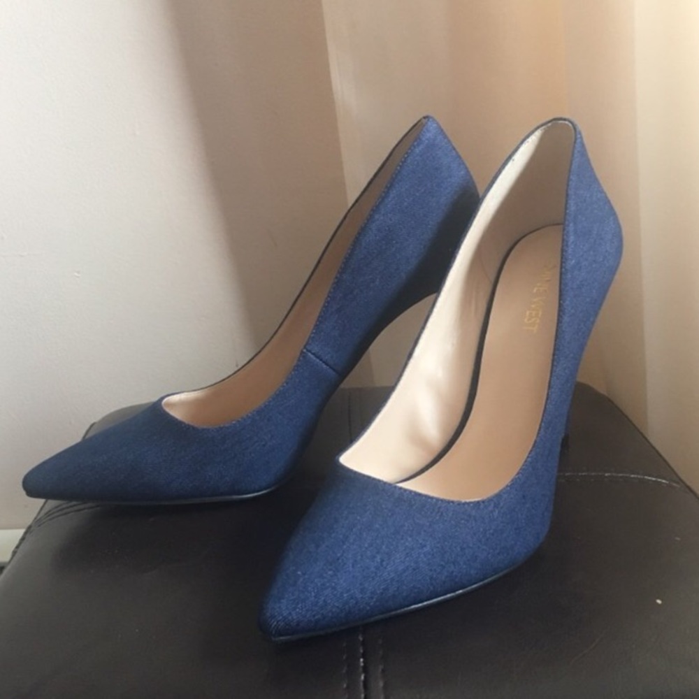 Navy Blue Denim Nine West Pencil Toe Pumps (NWOT)